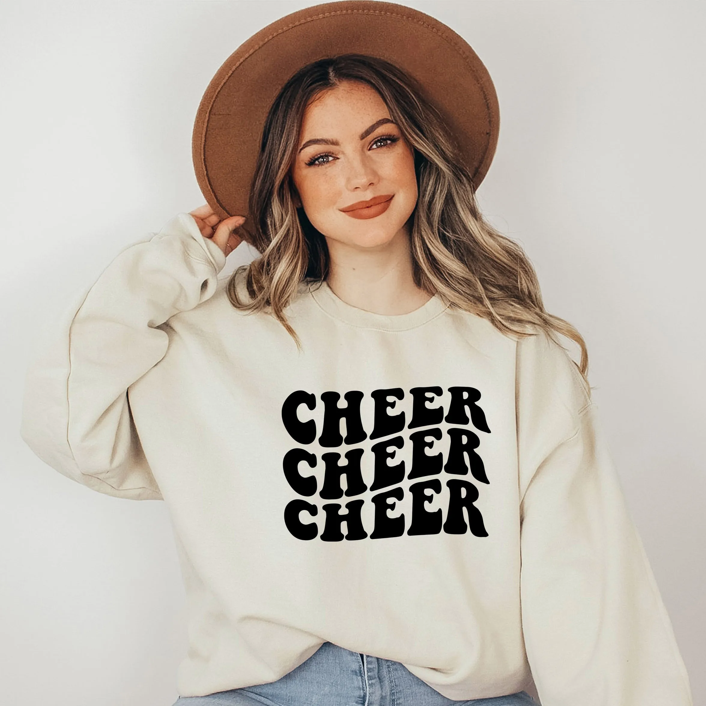 Cheer Stacked Wavy | Sweatshirt
