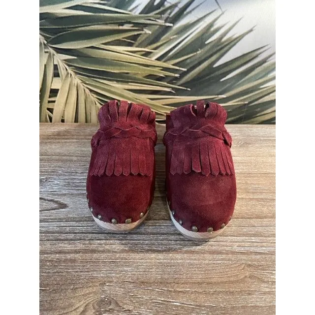Daim Fringed Clog